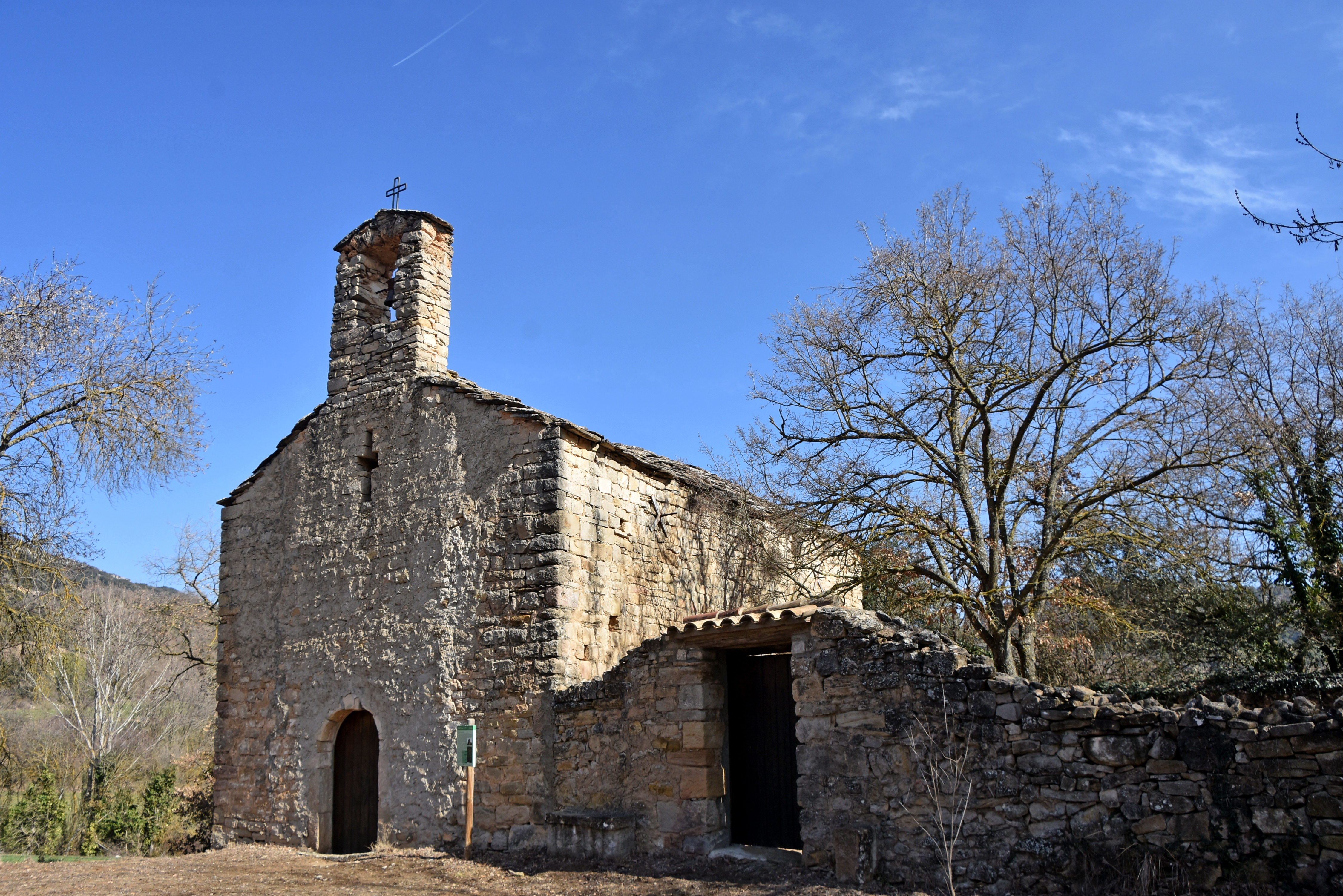 Església romànica de Sant Bartomeu de la vall d'Ariet ***