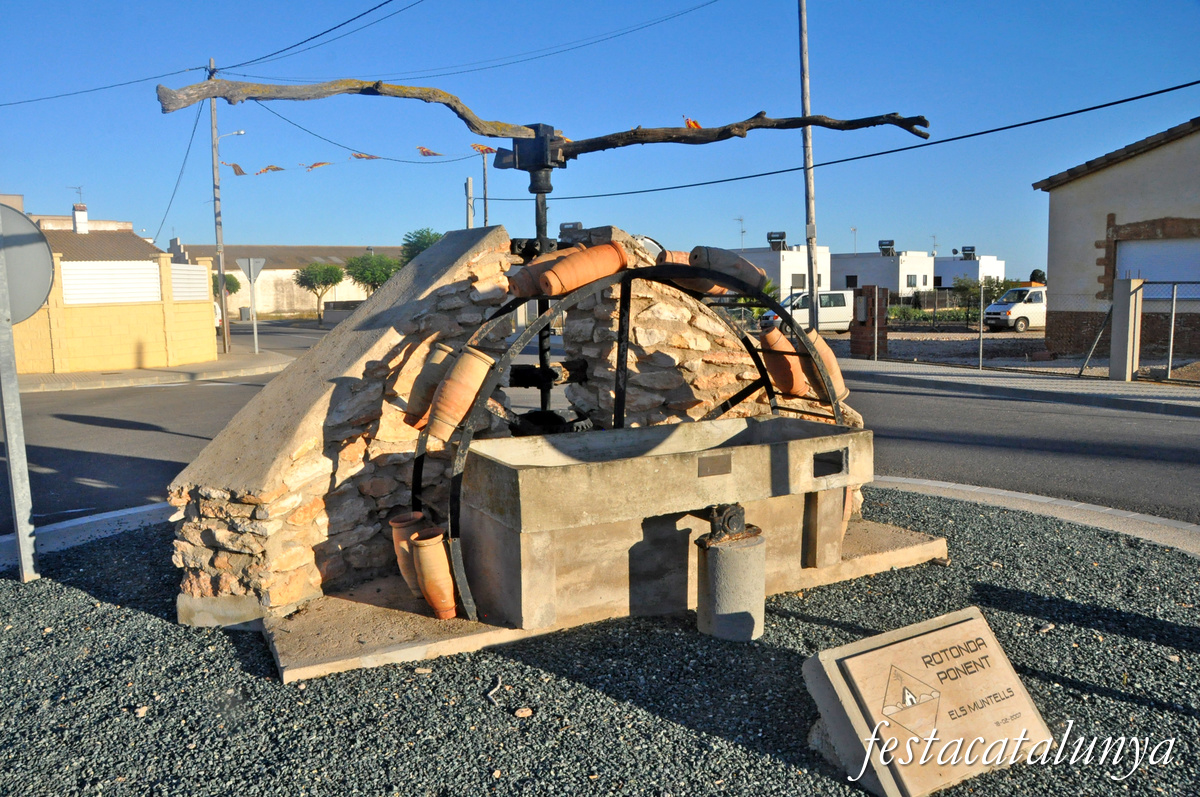 Sant Jaume d'Enveja - Els Muntells 