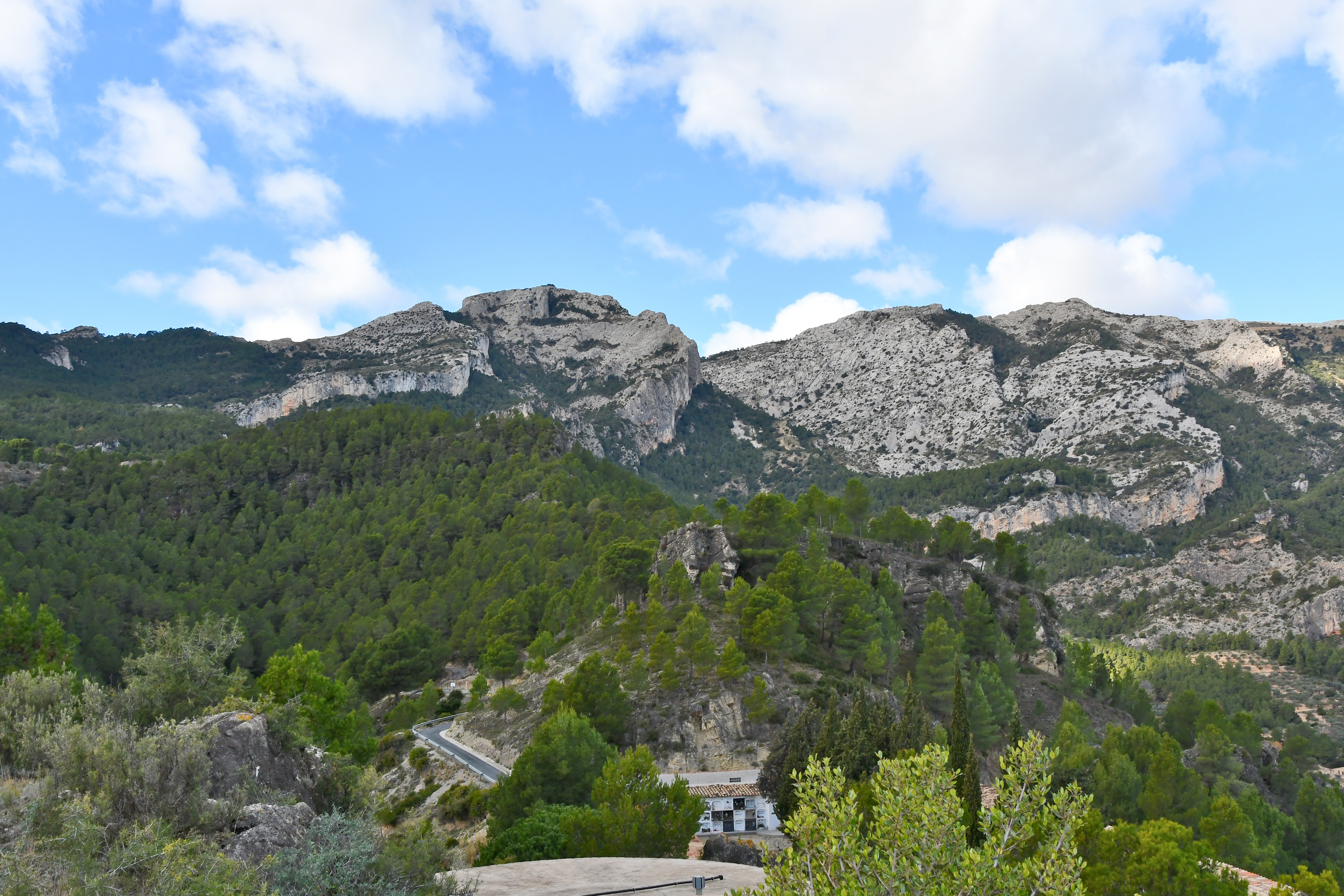 Castell i mirador de Paüls ***