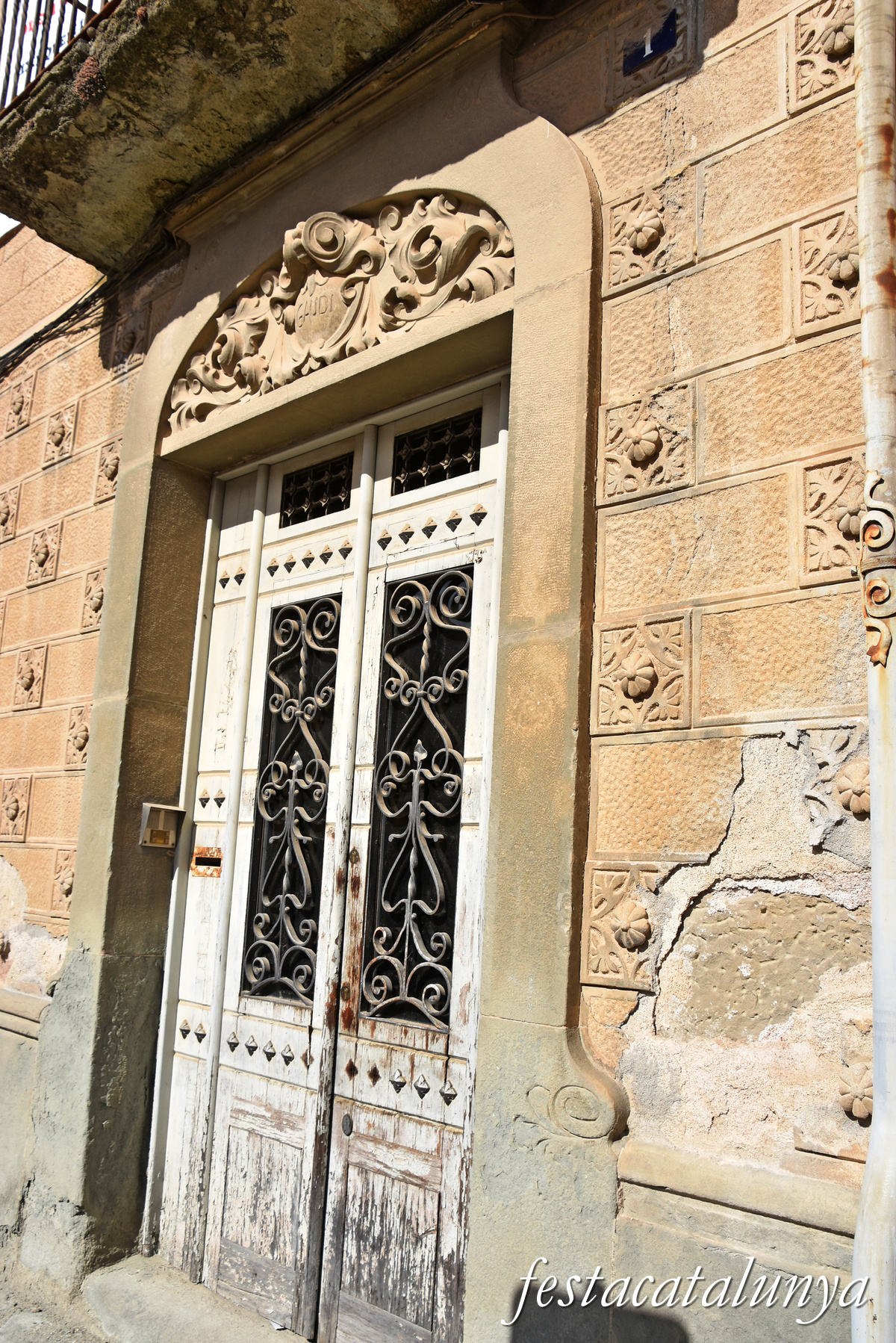 Centelles - Carrer Jesús - Casa Gaudí-Safores o Casa Oller 