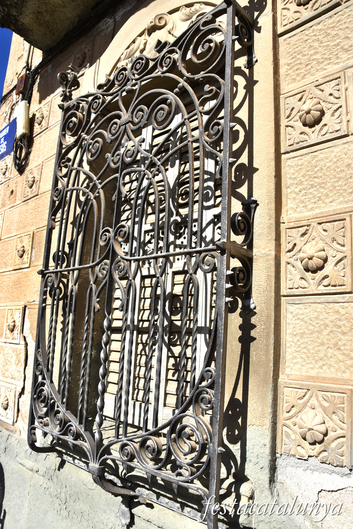 Centelles - Carrer Jesús - Casa Gaudí-Safores o Casa Oller 