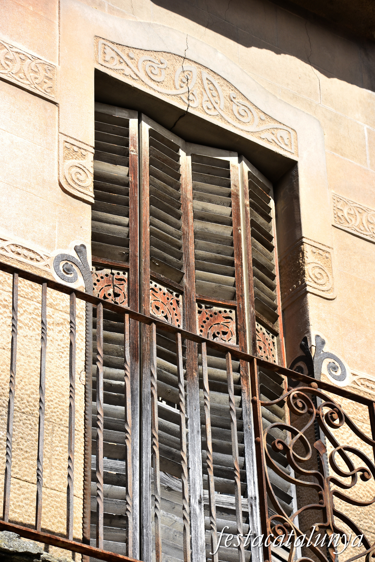 Centelles - Carrer Jesús - Casa Gaudí-Safores o Casa Oller 