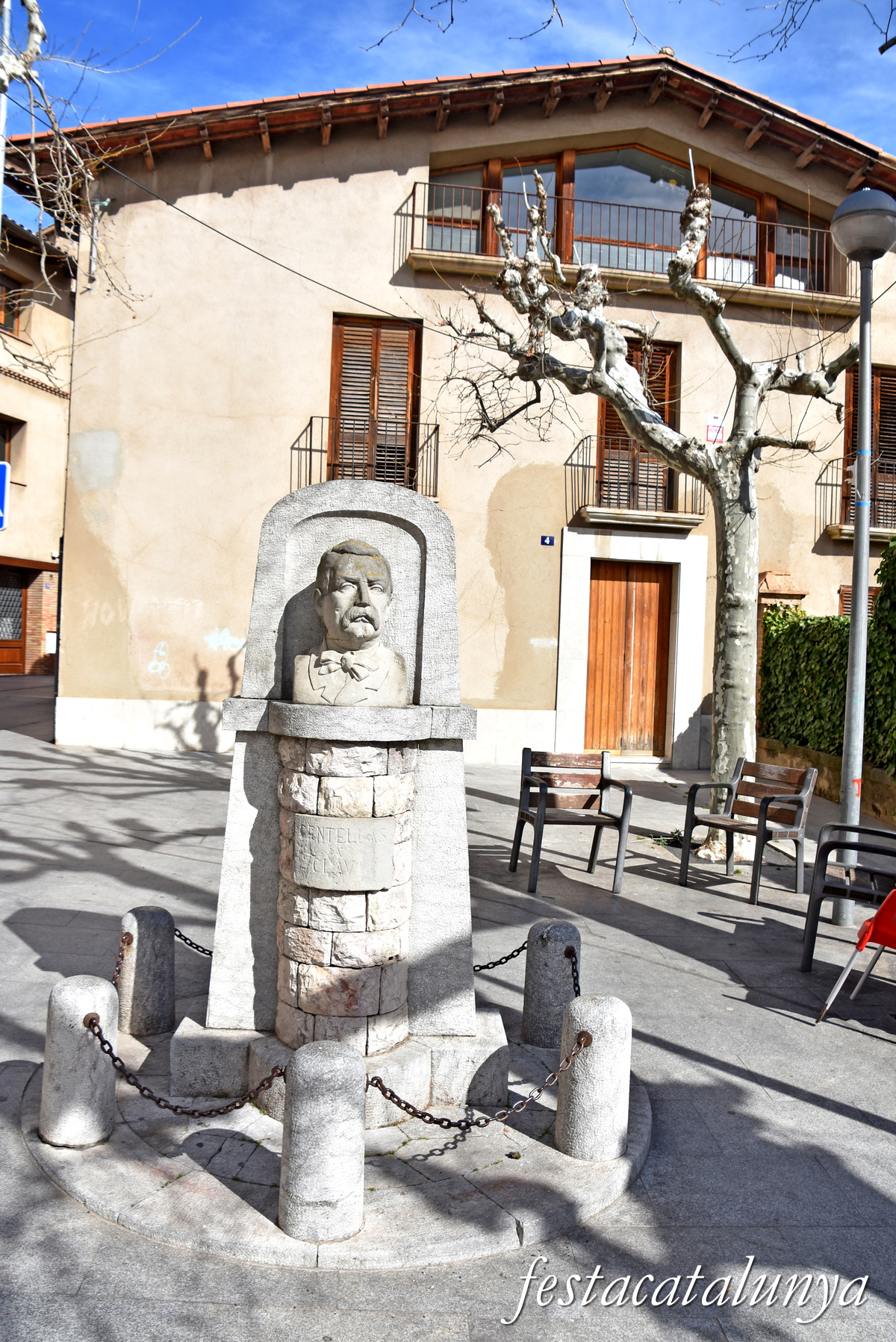 Centelles - Monument Anselm Clavé 