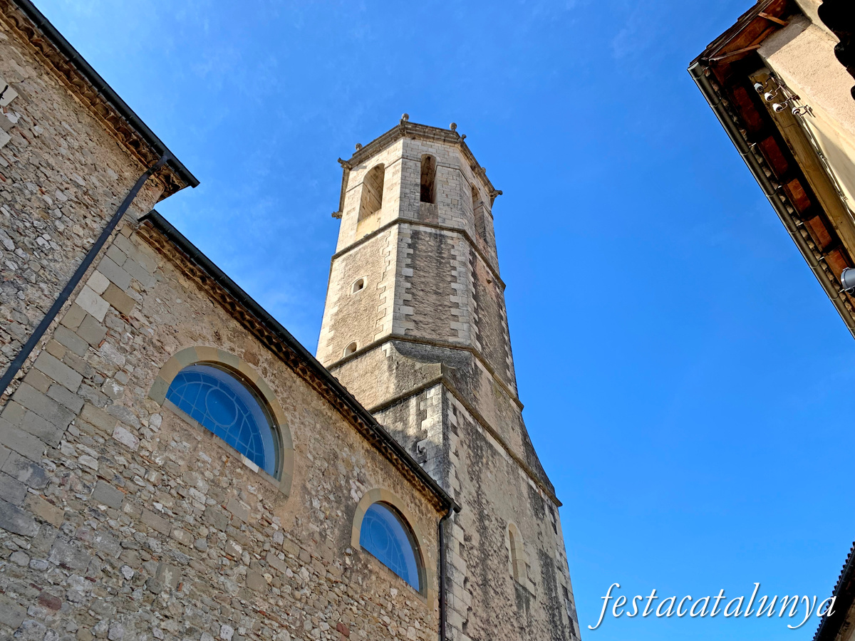 Centelles - Església parroquial de Santa Coloma i sagrera 