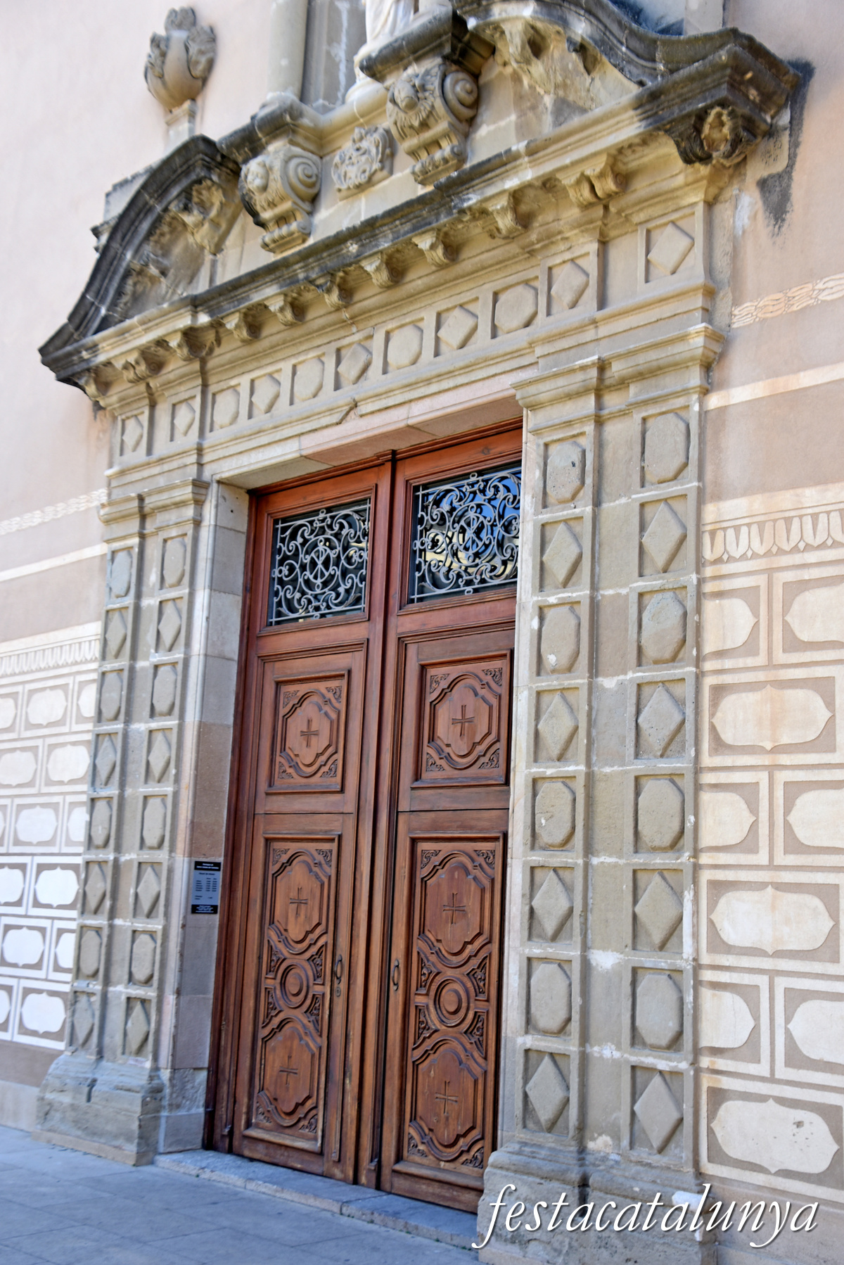 Centelles - Església parroquial de Santa Coloma i sagrera 