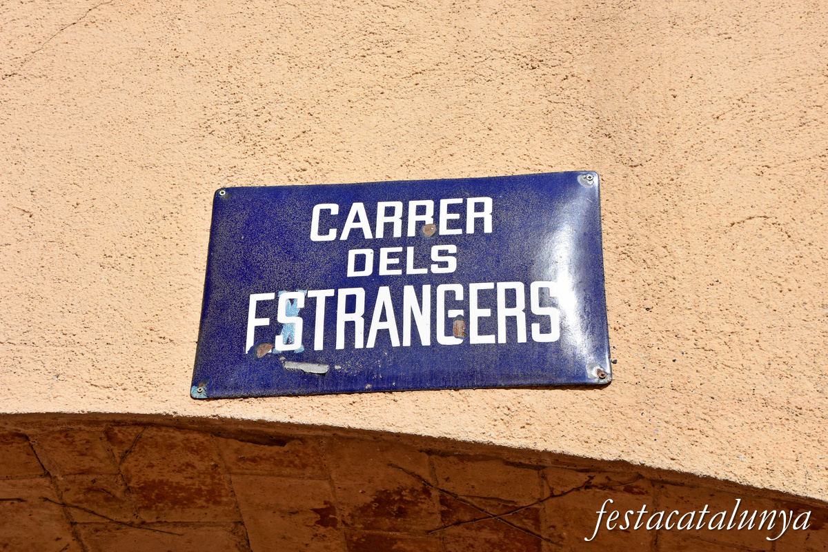 Centelles - Església parroquial de Santa Coloma i sagrera - Casa de la Rectoria 