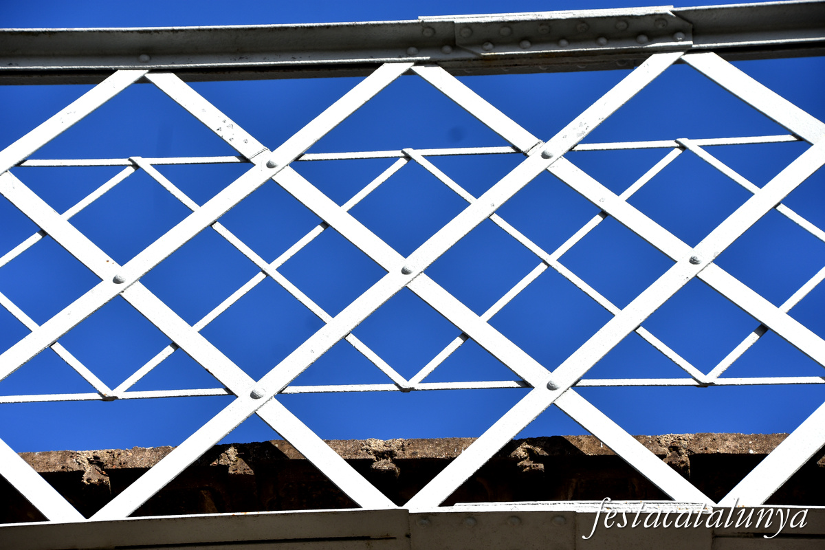 Centelles - Passarel·la damunt la via fèrria