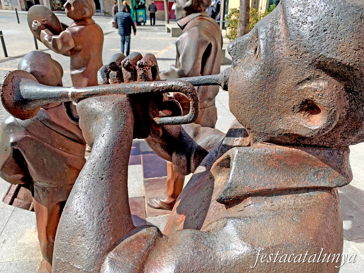 Centelles - Grup Escultòric de l'Orquestra Baliga-Balaga 
