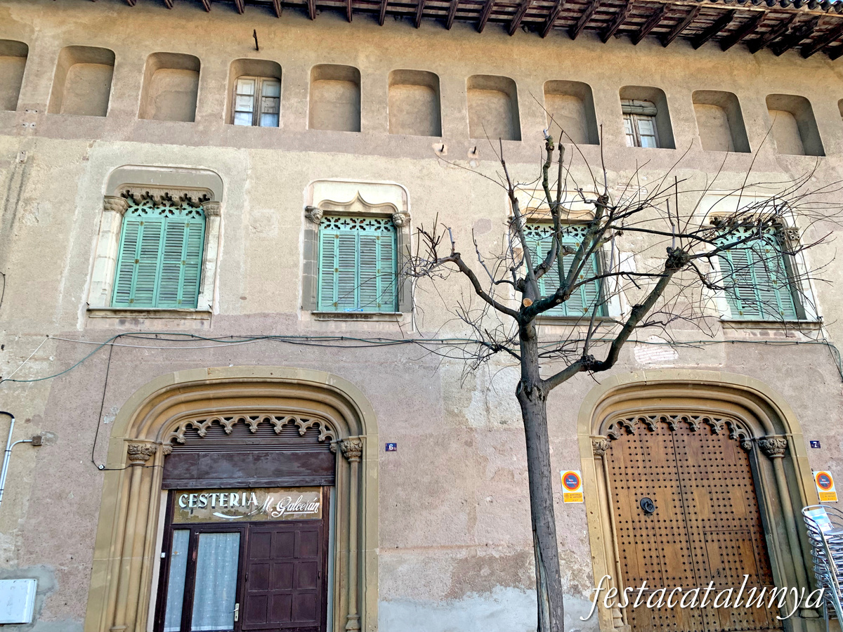 Centelles - Casa Carreras-Artau o Can Domingo 