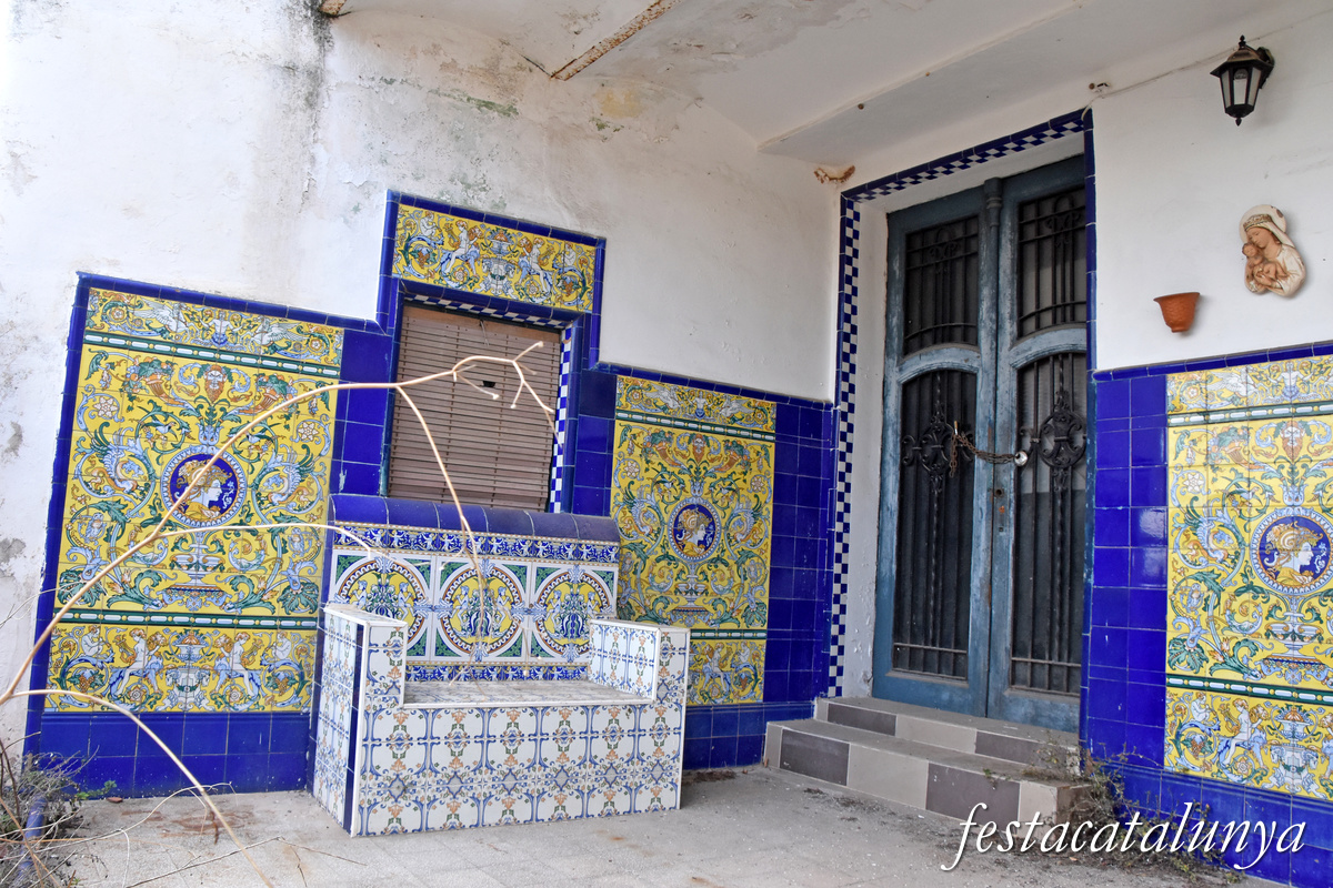 Pallejà - Entorn de la Plaça de les Masies - Villa Mary 