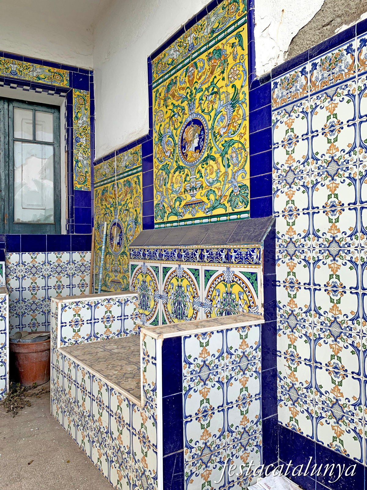 Pallejà - Entorn de la Plaça de les Masies - Villa Mary 