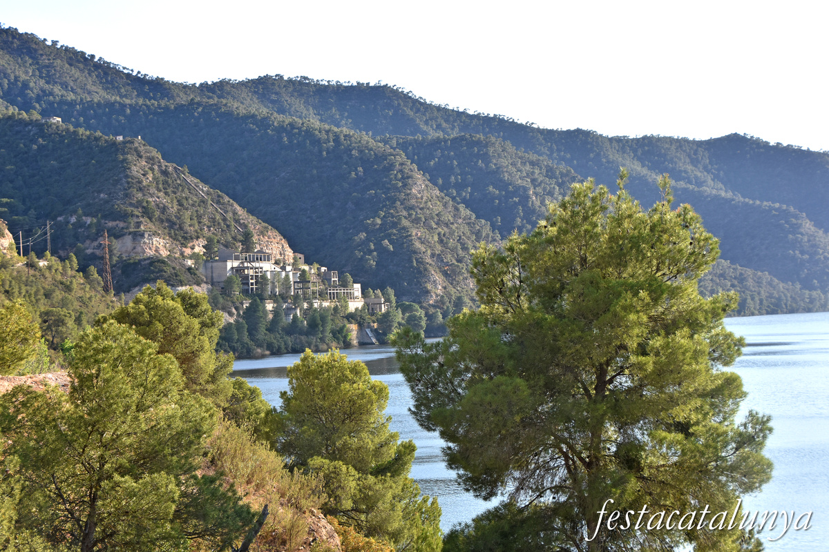 Almatret - La Fàbrica de Ciment 