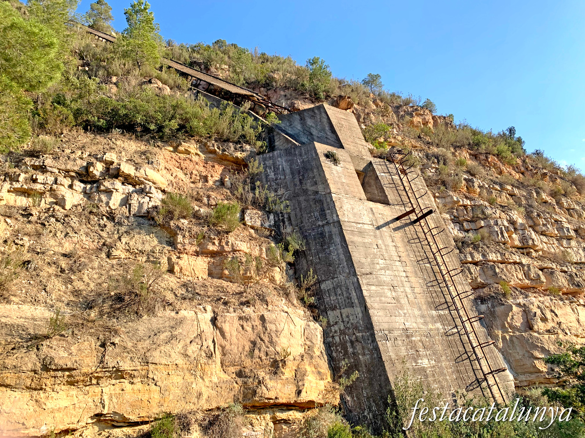 Almatret - La Fàbrica de Ciment 