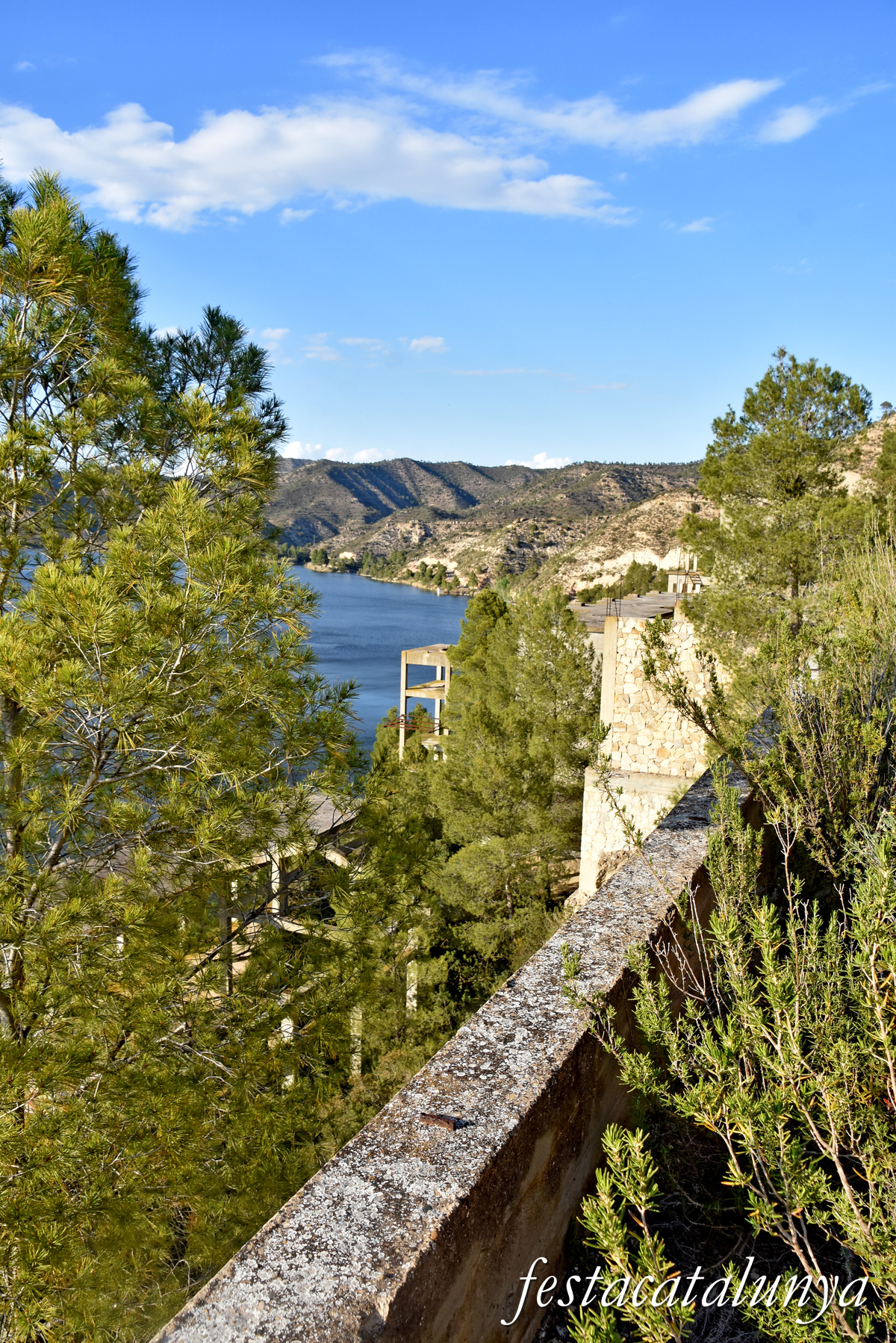 Almatret - La Fàbrica de Ciment 