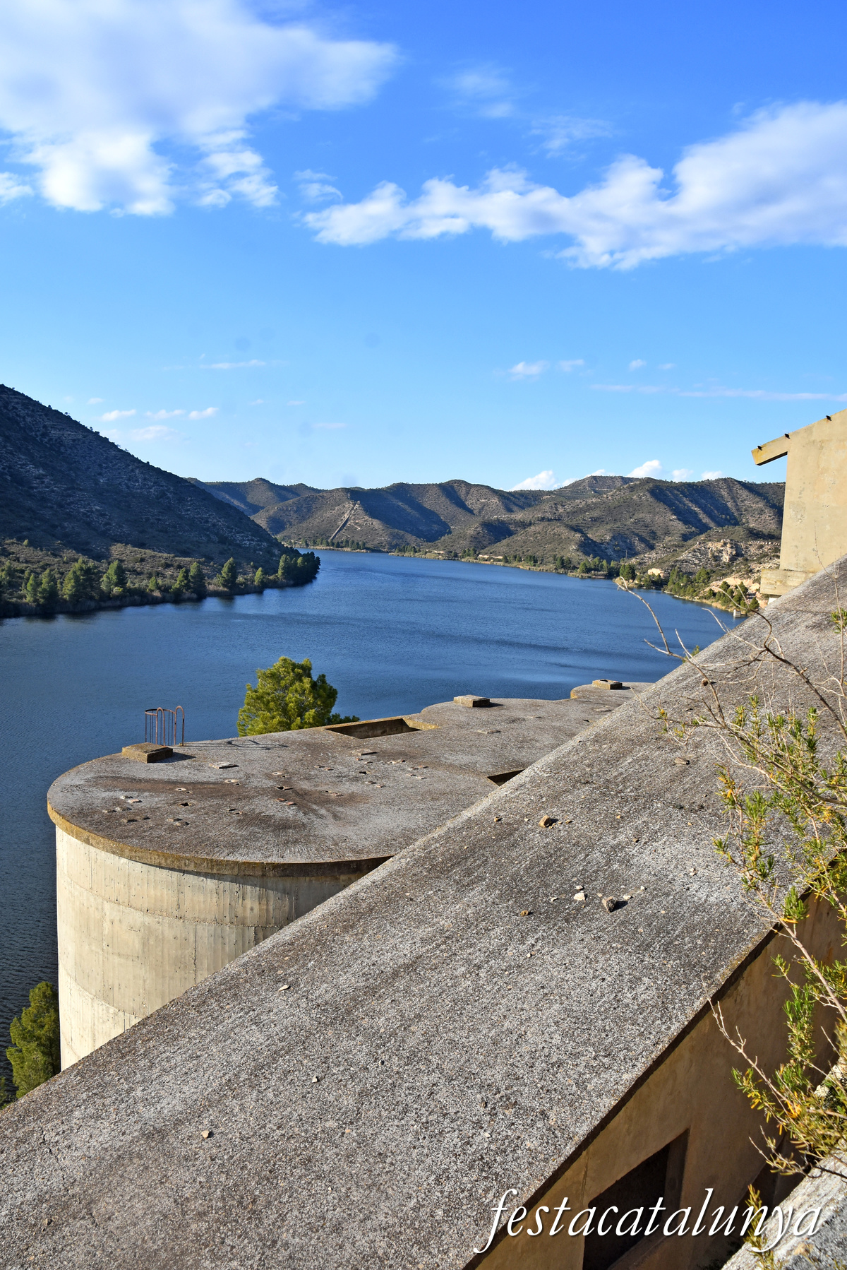 Almatret - La Fàbrica de Ciment 
