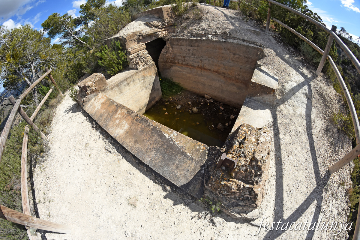 Almatret - Posicions fortificades de la guerra civil al Cingle de la Pena 