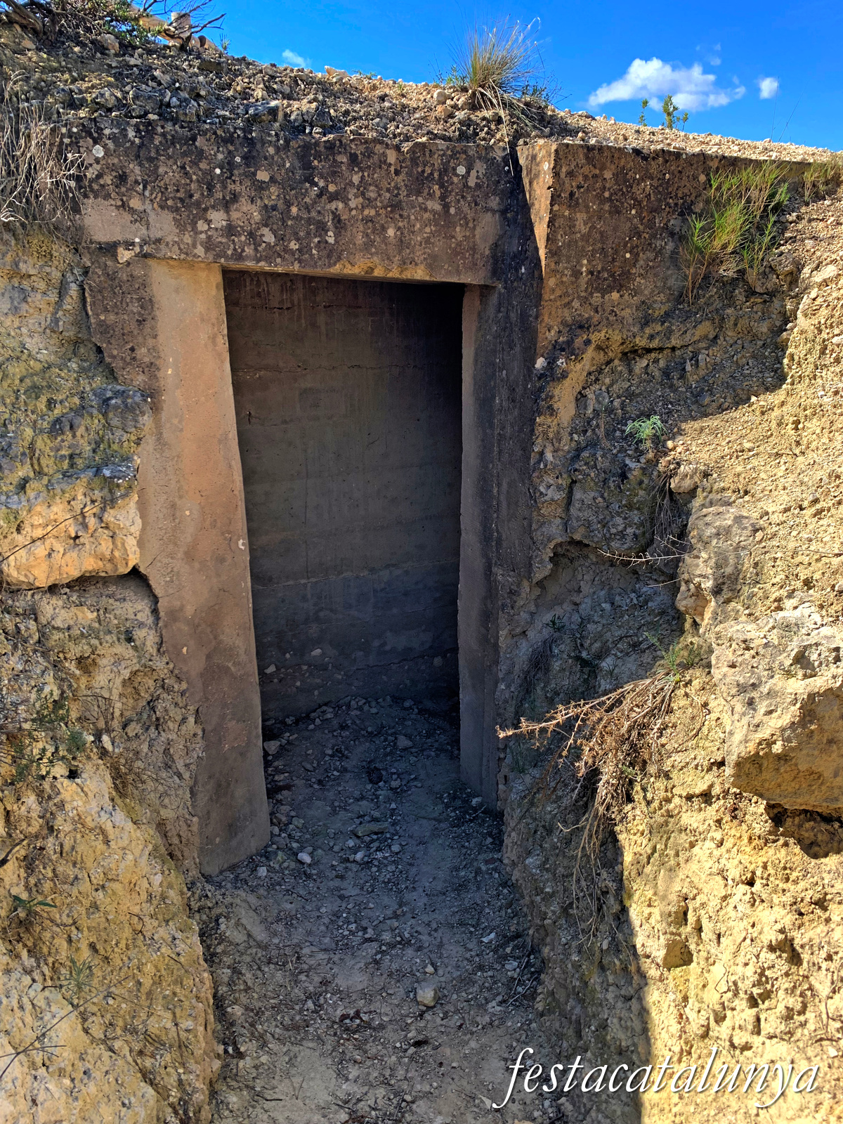 Almatret - Posicions fortificades de la guerra civil al Cingle de la Pena 