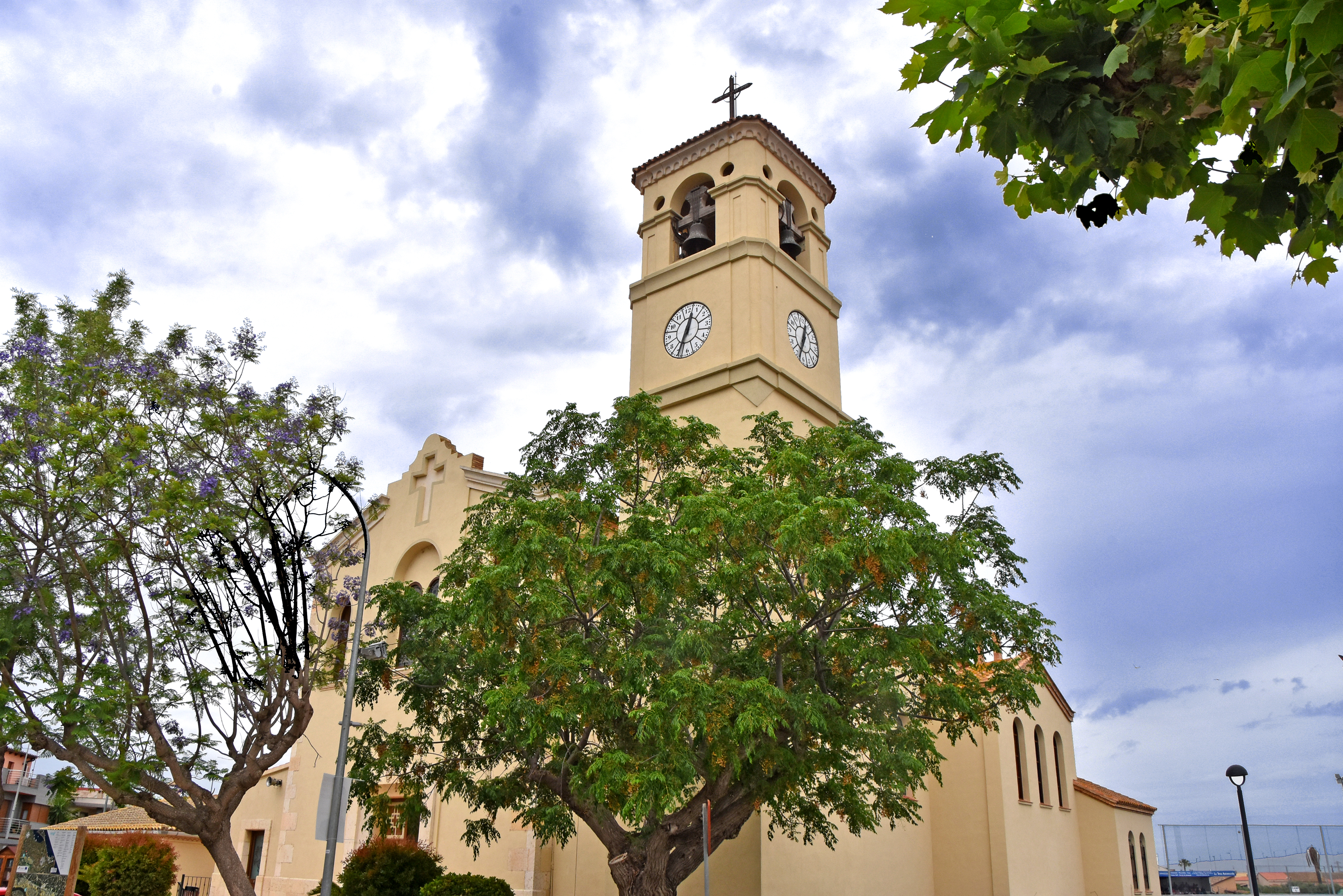 Deltebre - Església de l'Assumpció de Jesús i Maria
