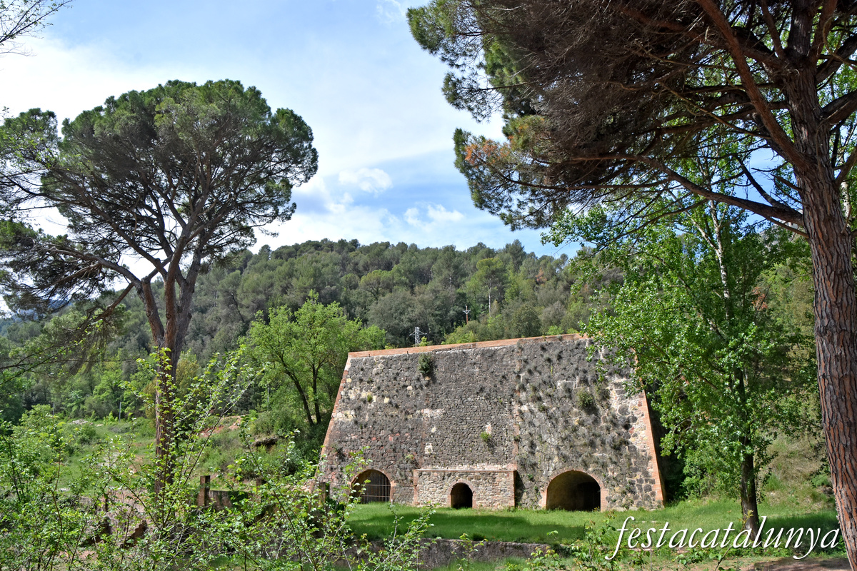 Sant Martí de Centelles - Forns de calç de l'Oller