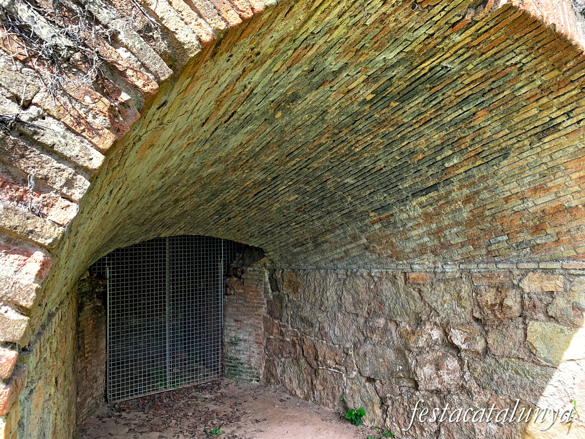 Sant Martí de Centelles - Forns de calç de l'Oller