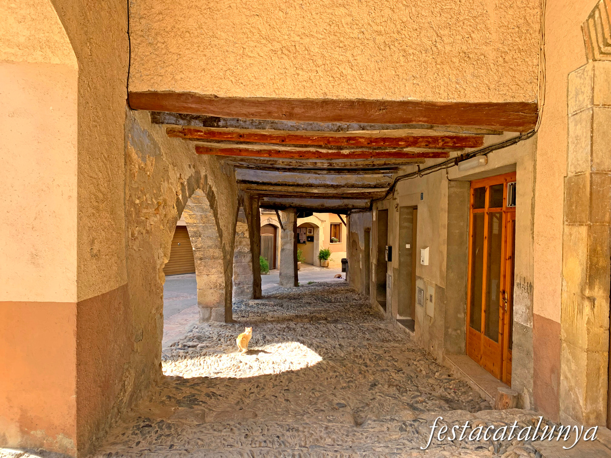 Cabacés - Perxes de la Plaça de la Bassada 