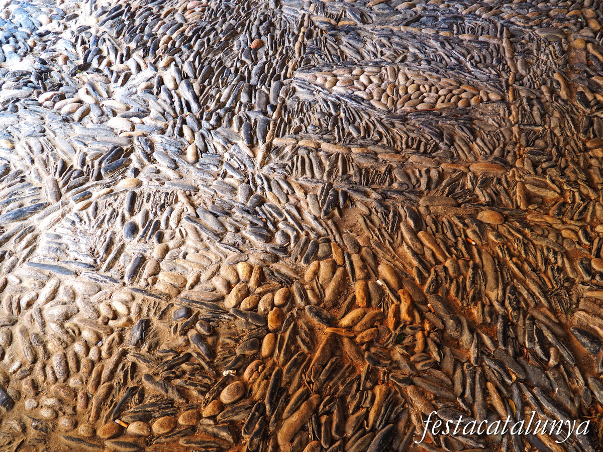 Cabacés - Perxes de la Plaça de la Bassada 
