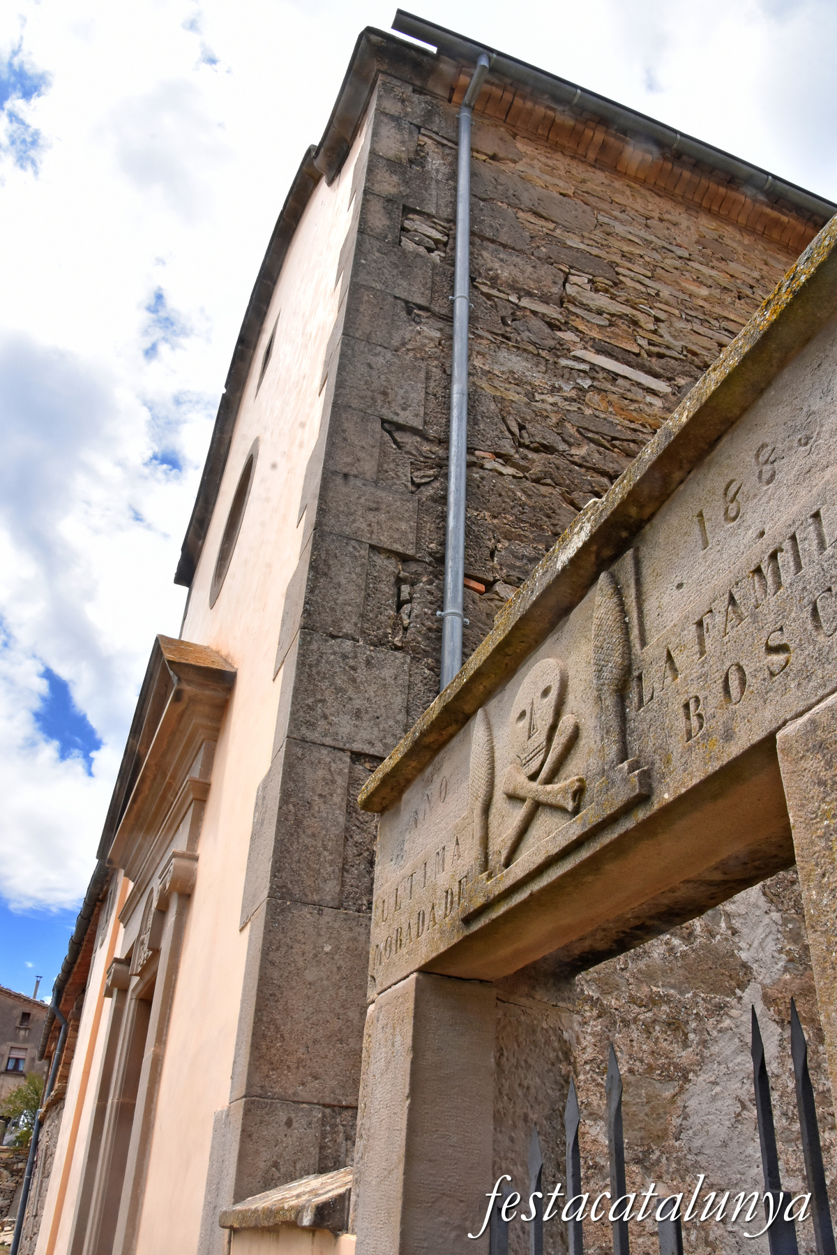 Sant Pere Sallavinera - Capella de la Sagrada Família del Molí de Boixadors 