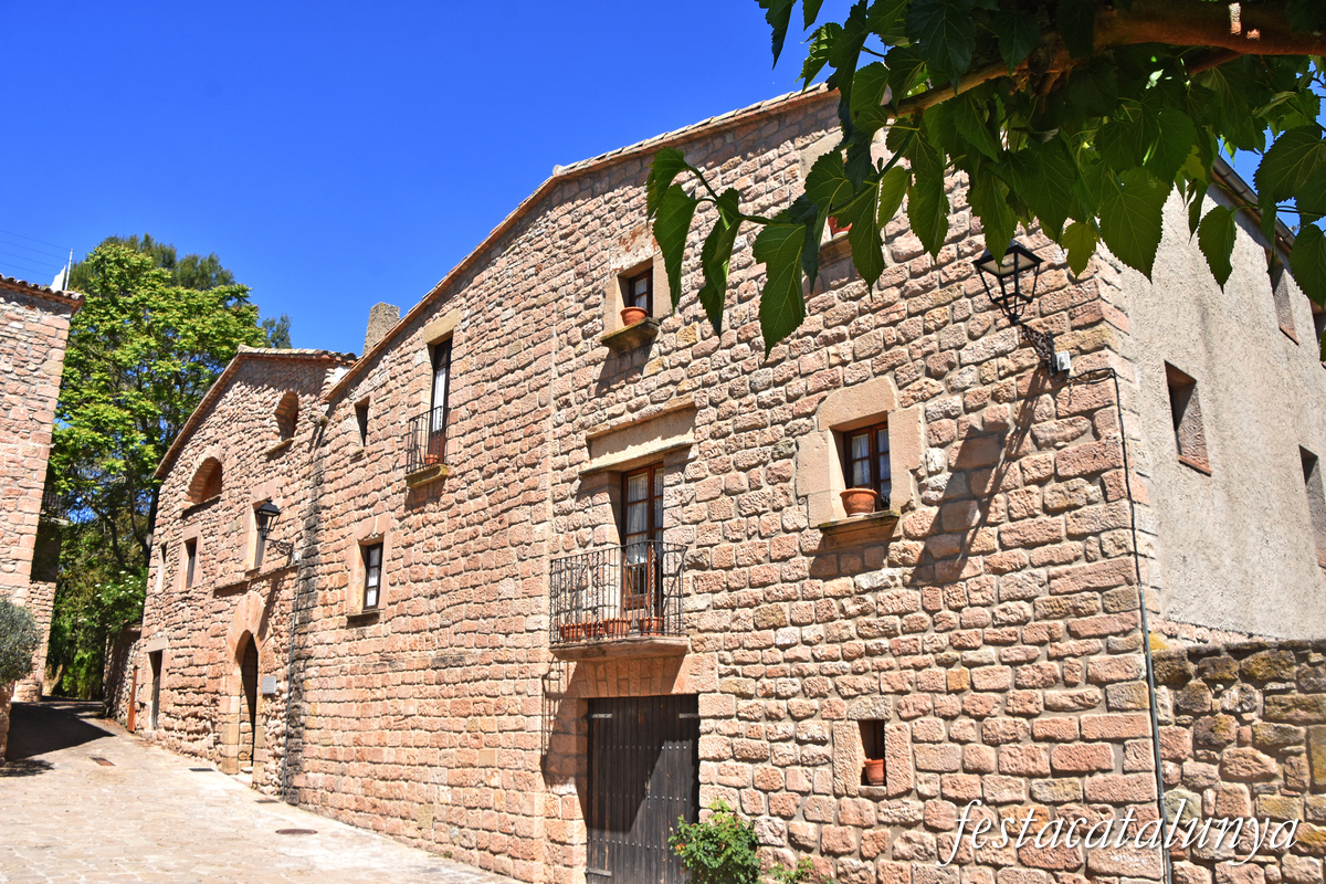 Sant Pere Sallavinera - Plaça Major 