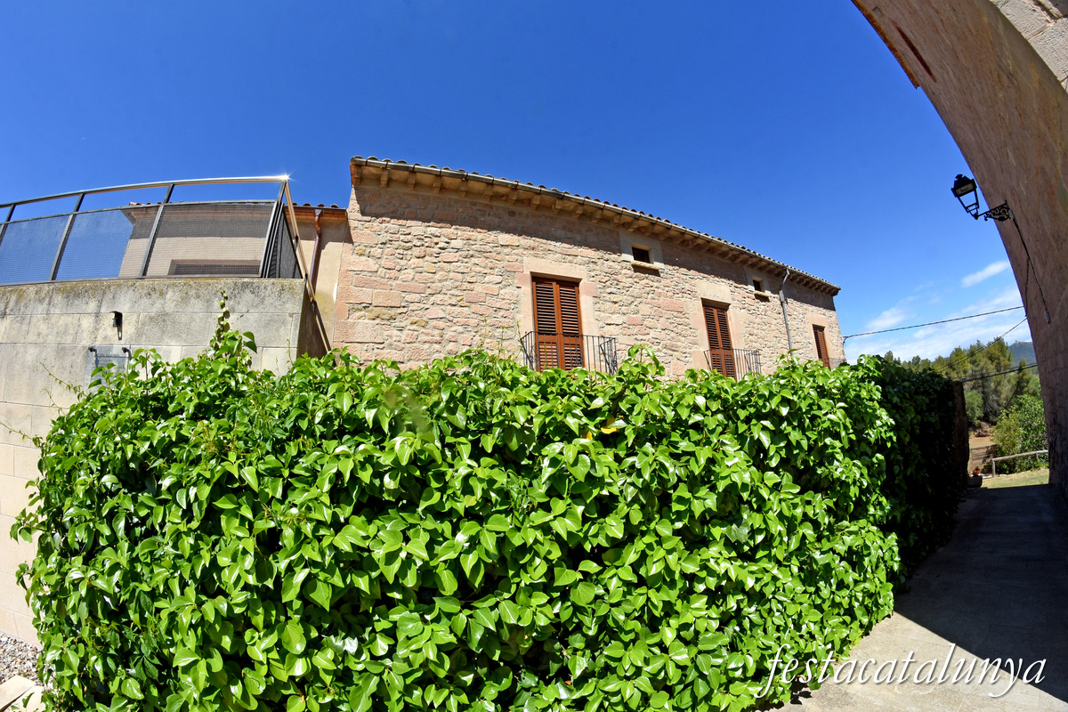 Sant Pere Sallavinera - Cal Morros 