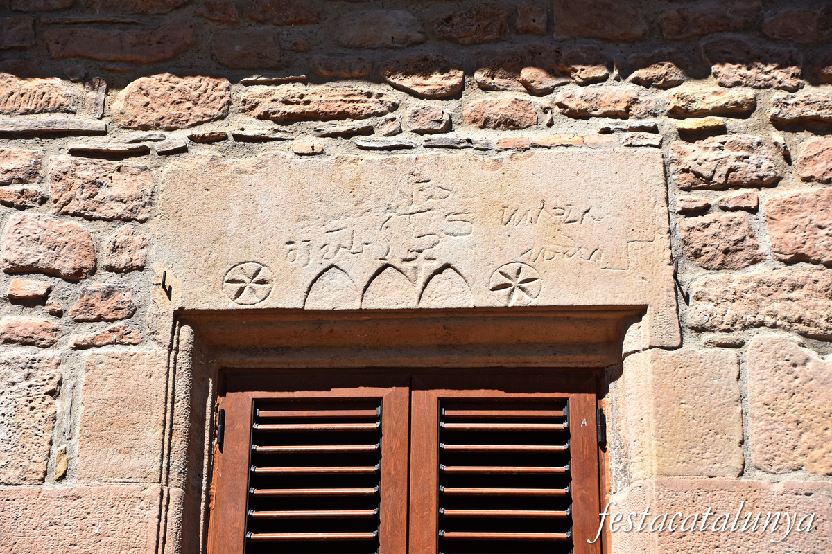 Sant Pere Sallavinera - Cal Morros