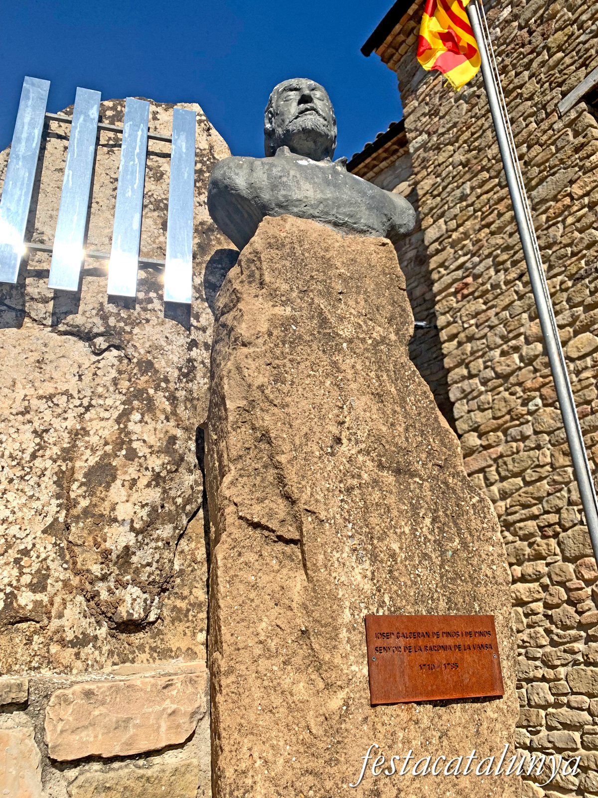 Vilanova de Meià - Nucli històric de Boada - Monument a Josep Galceran de Pinós 