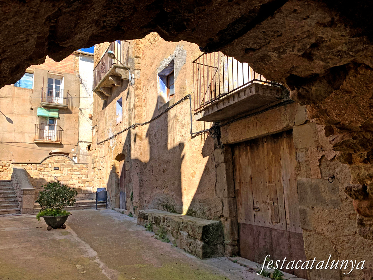 Vilanova de Meià - Nucli històric de Lluçars - Casa Gasset 