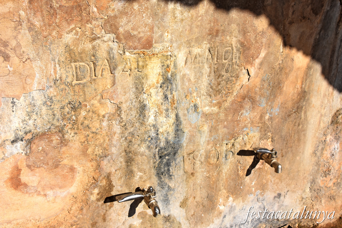 Vilanova de Meià - Nucli històric de Santa Maria de Meià - Font de la Plaça