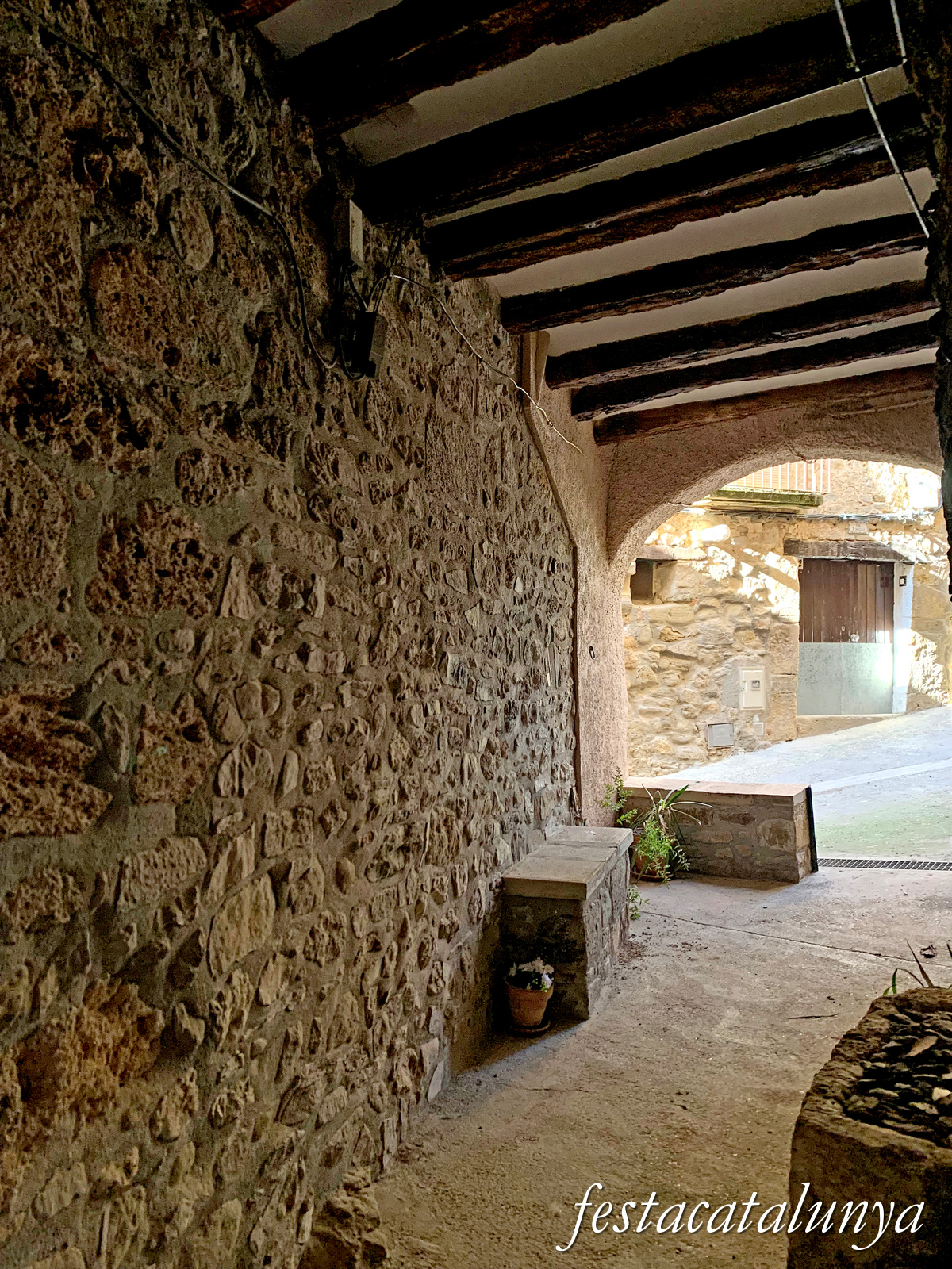 Vilanova de Meià - Nucli Històric - Portals i voltes