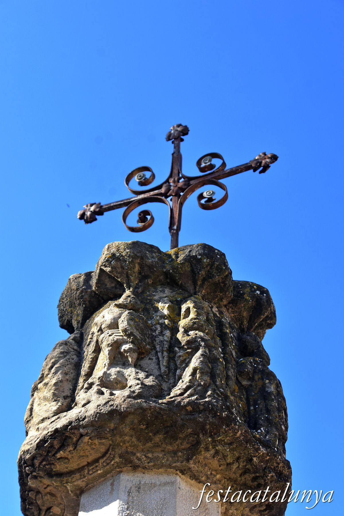 Vilanova de Meià - Nucli Històric - Creu de terme 