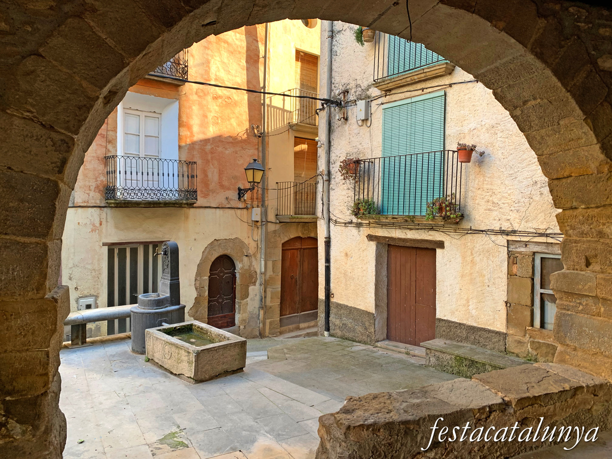 Vilanova de Meià - Nucli Històric - Plaça Major 