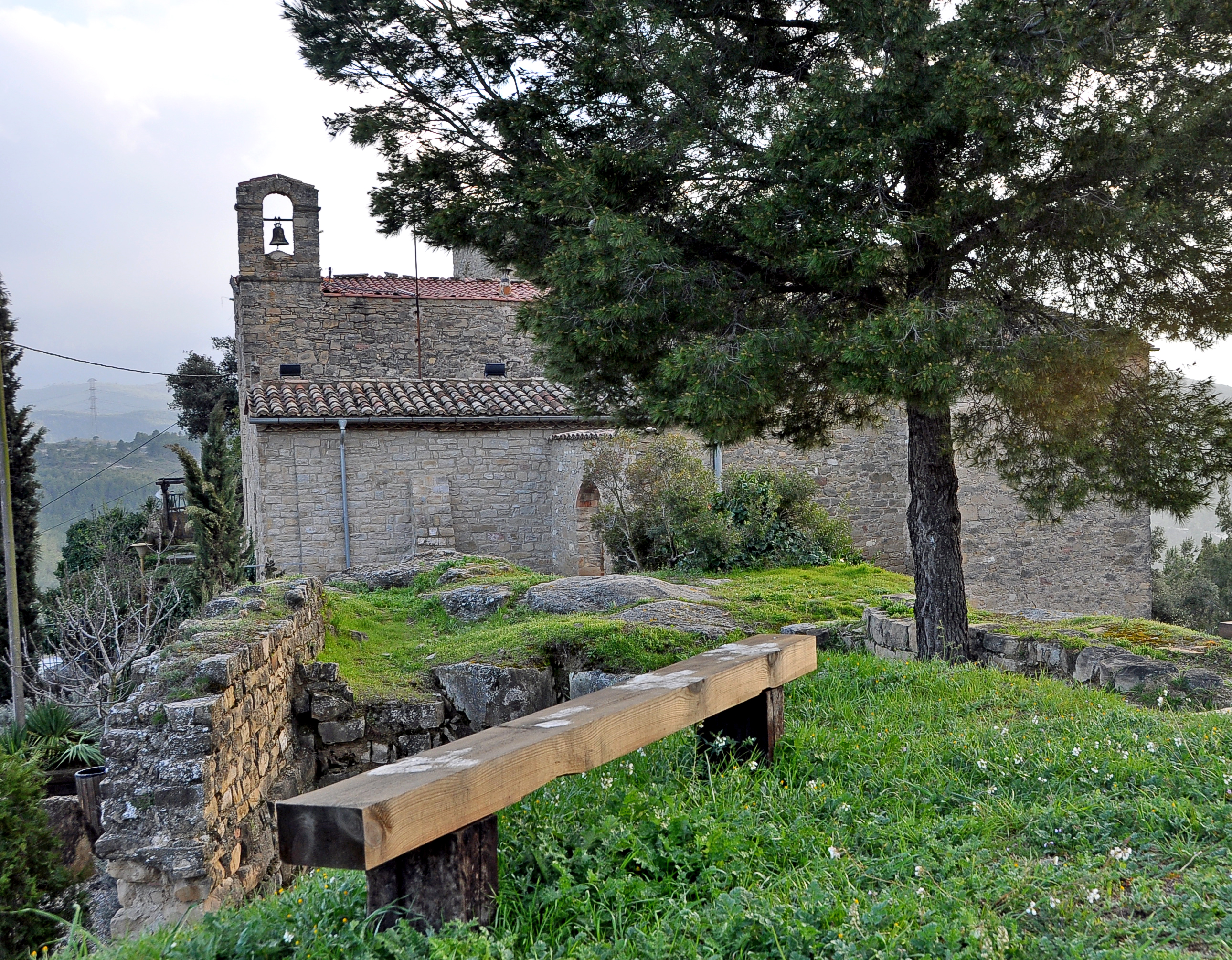 Santa Maria de Castellet a Sant Vicenç de Castellet