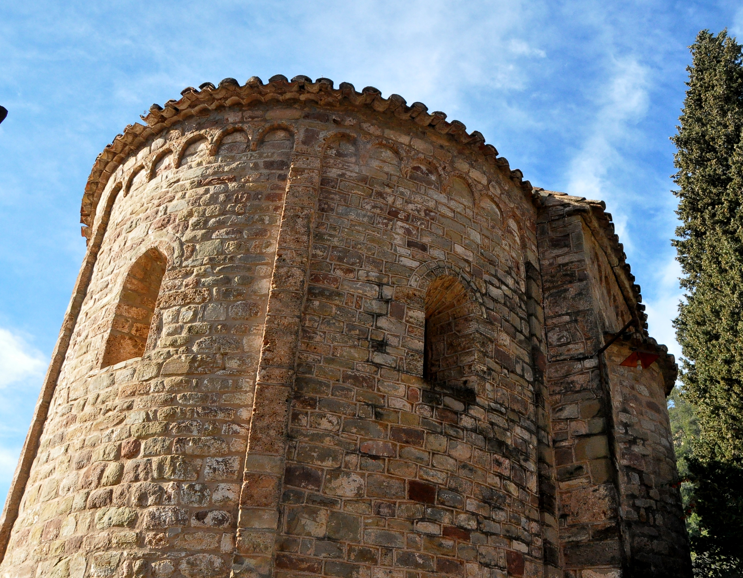 Església parroquial de Sant Pere i Sant Feliu de Gallifa ***