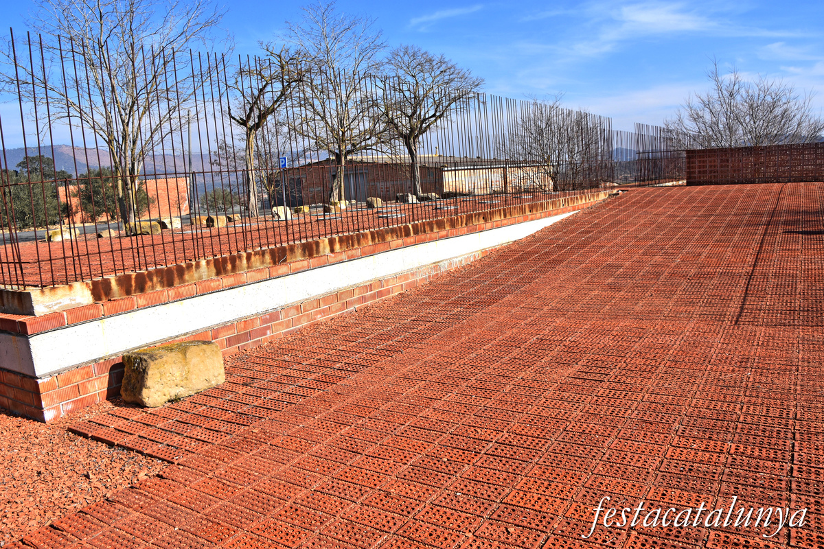 Artesa de Segre - Espai Transmissor: estàtues-menhirs de Seró