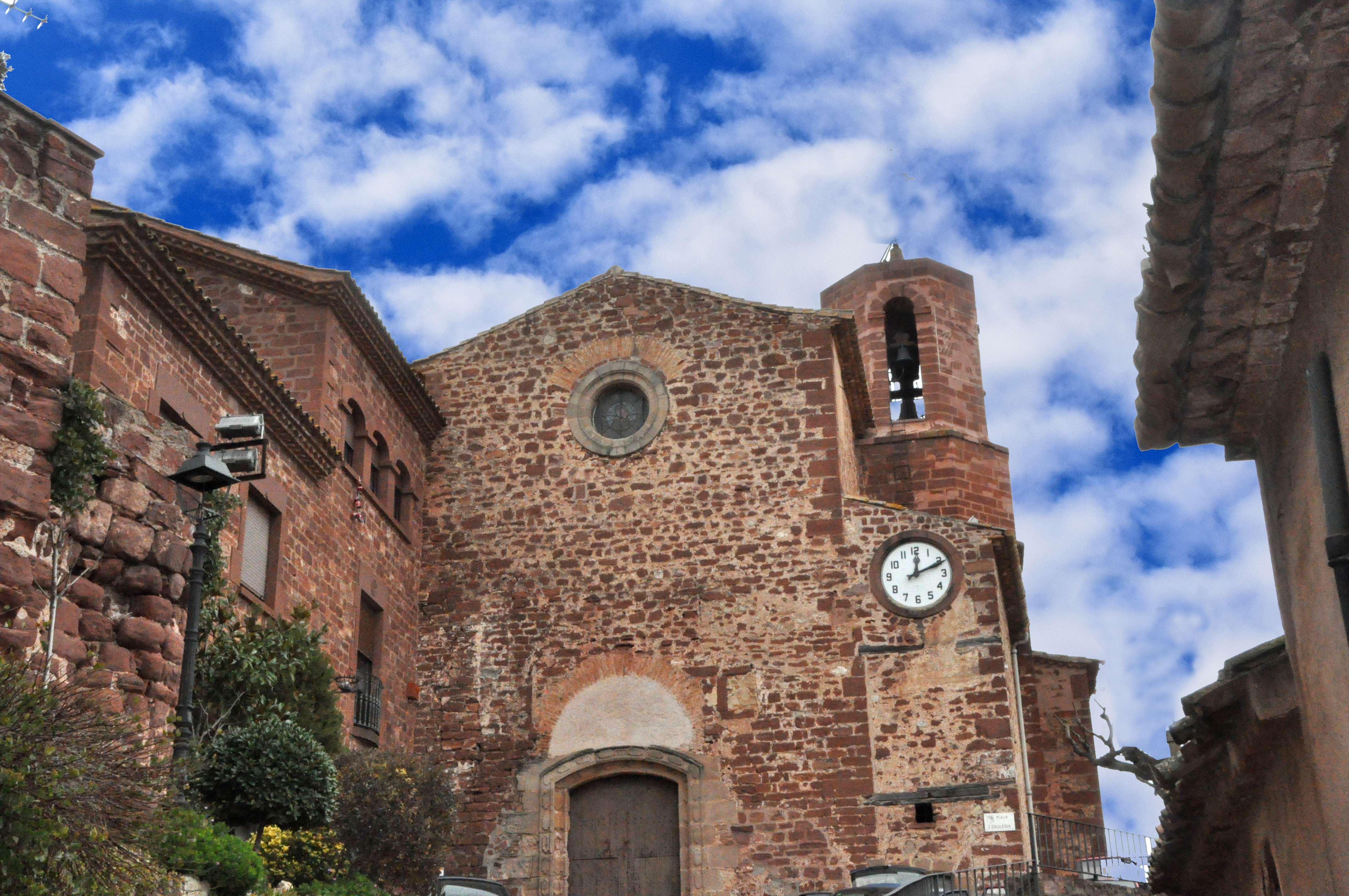 Església parroquial de Santa Maria de Corbera de Llobregat ***