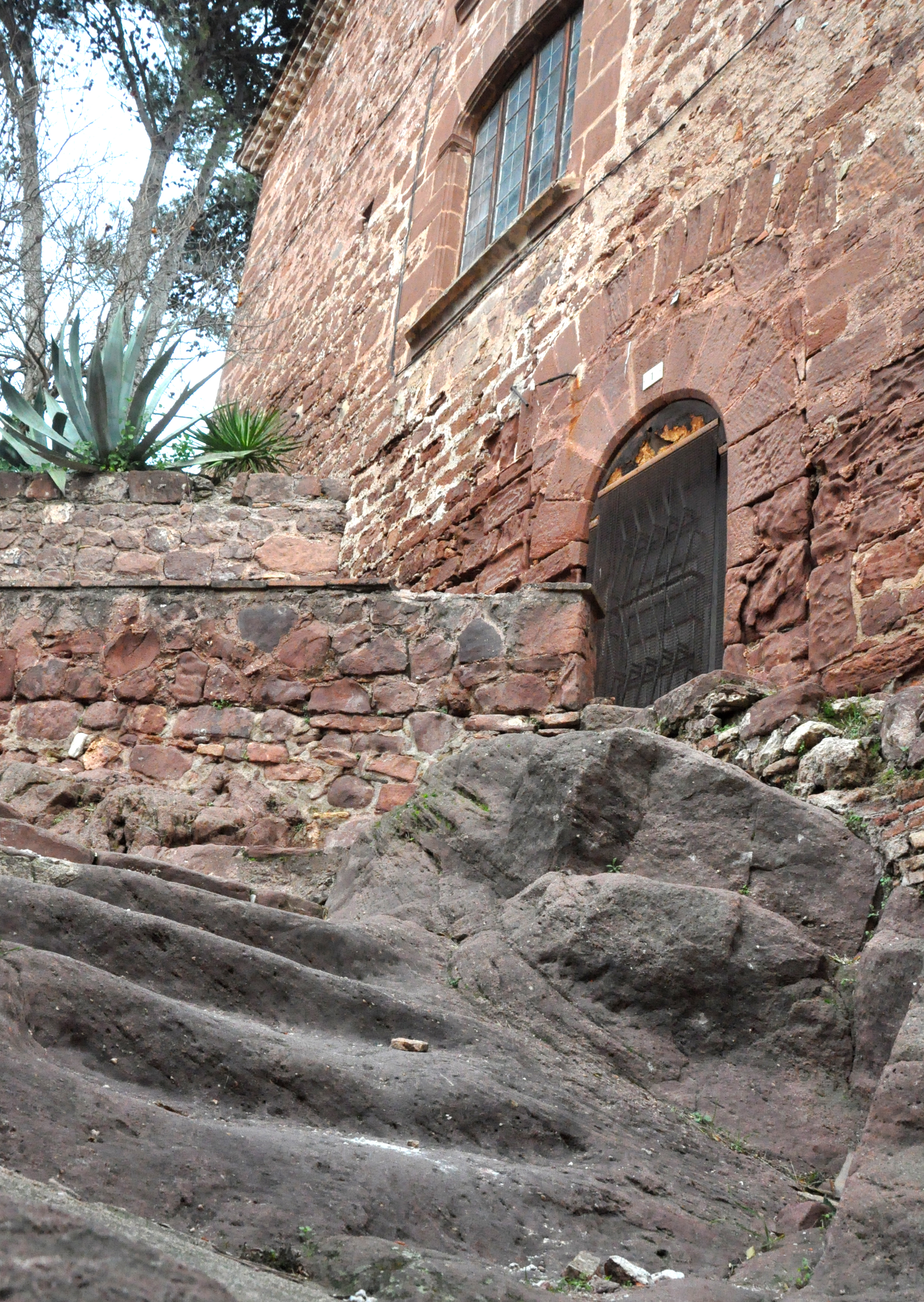 Casal de Santa Magdalena o dels barons de Corbera a Corbera de Llobregat ***