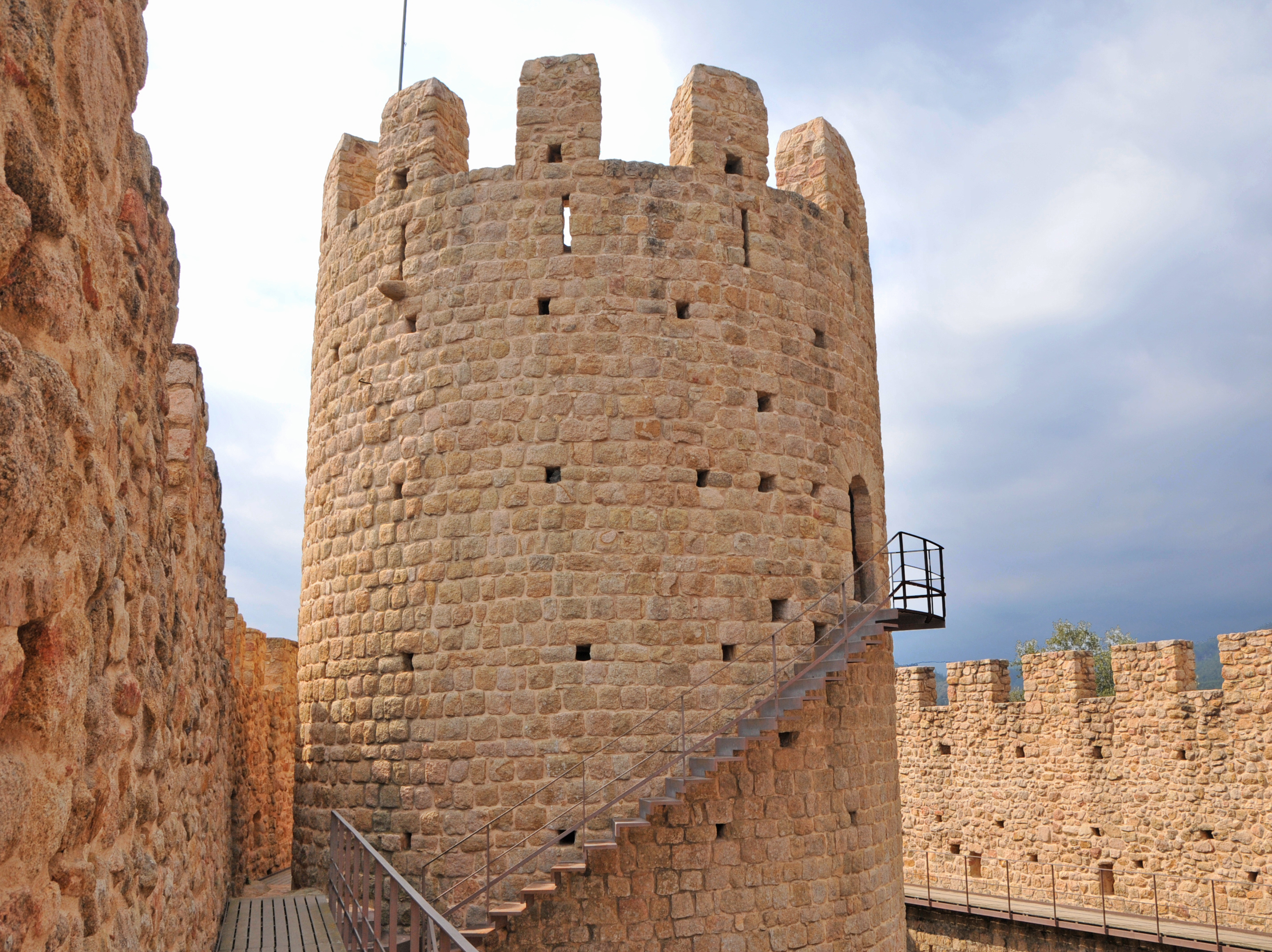 Castell de Farners a Santa Coloma de Farners ***