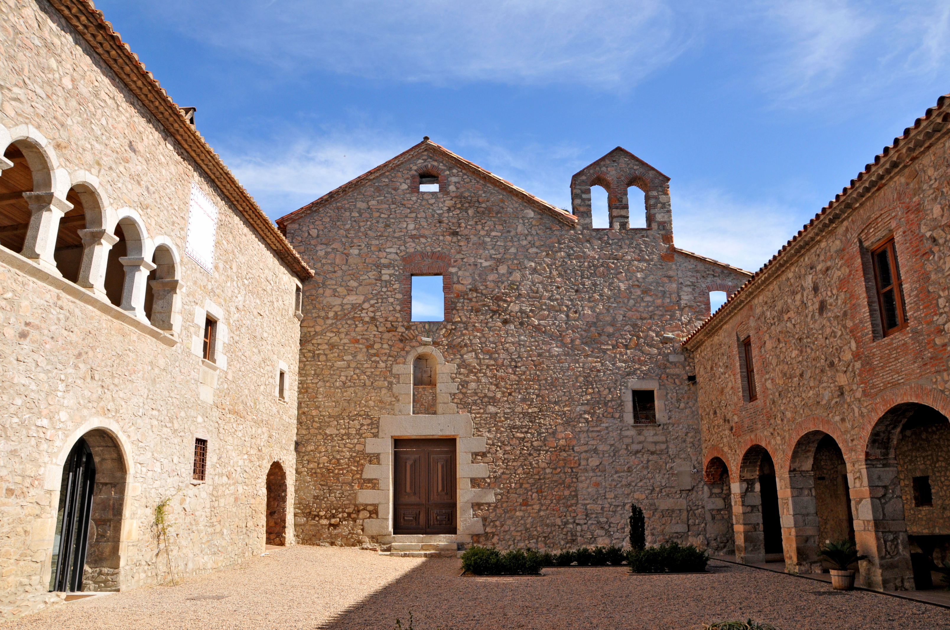 Monestir de Sant Salvi de Cladells a Santa Coloma de Farners ***