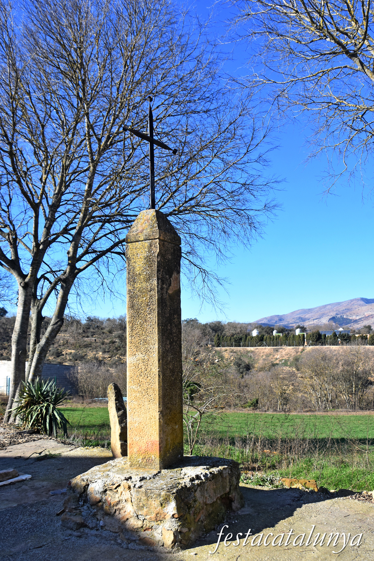 Artesa de Segre - Nucli històric de Vernet - Creu de terme 