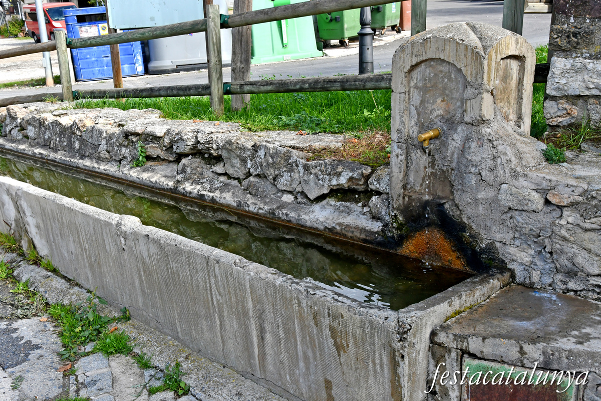 Vilaller - Font i abeurador de l'Om del Trinquet  