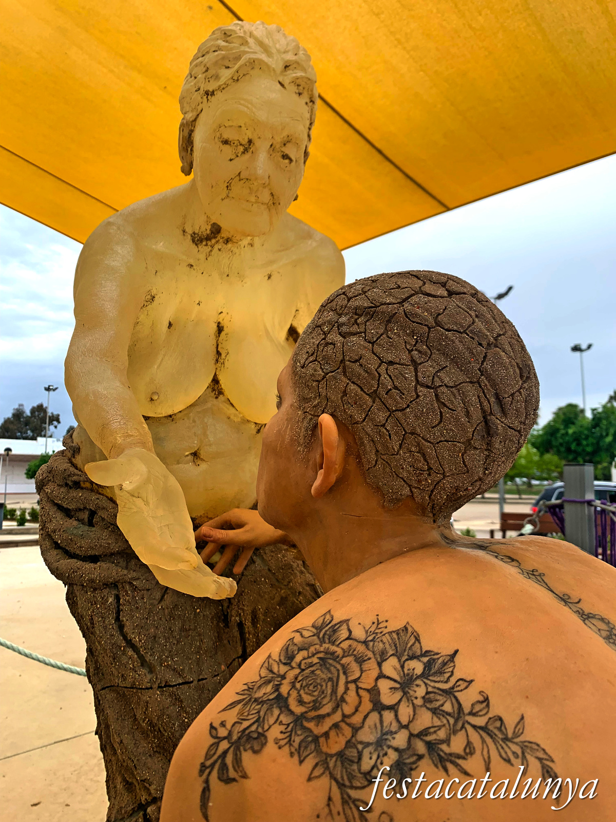 Deltebre - Plaça de les Dones - Dones de Fang - Aixeca't Valenta 