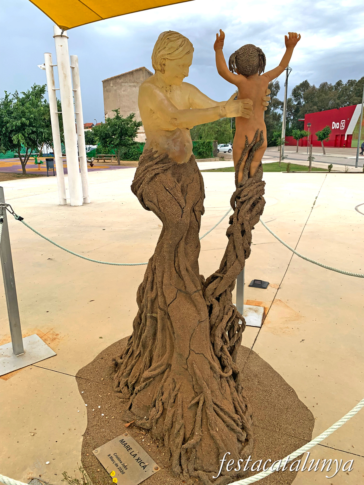 Deltebre - Plaça de les Dones - Dones de Fang - Mare la Xica 