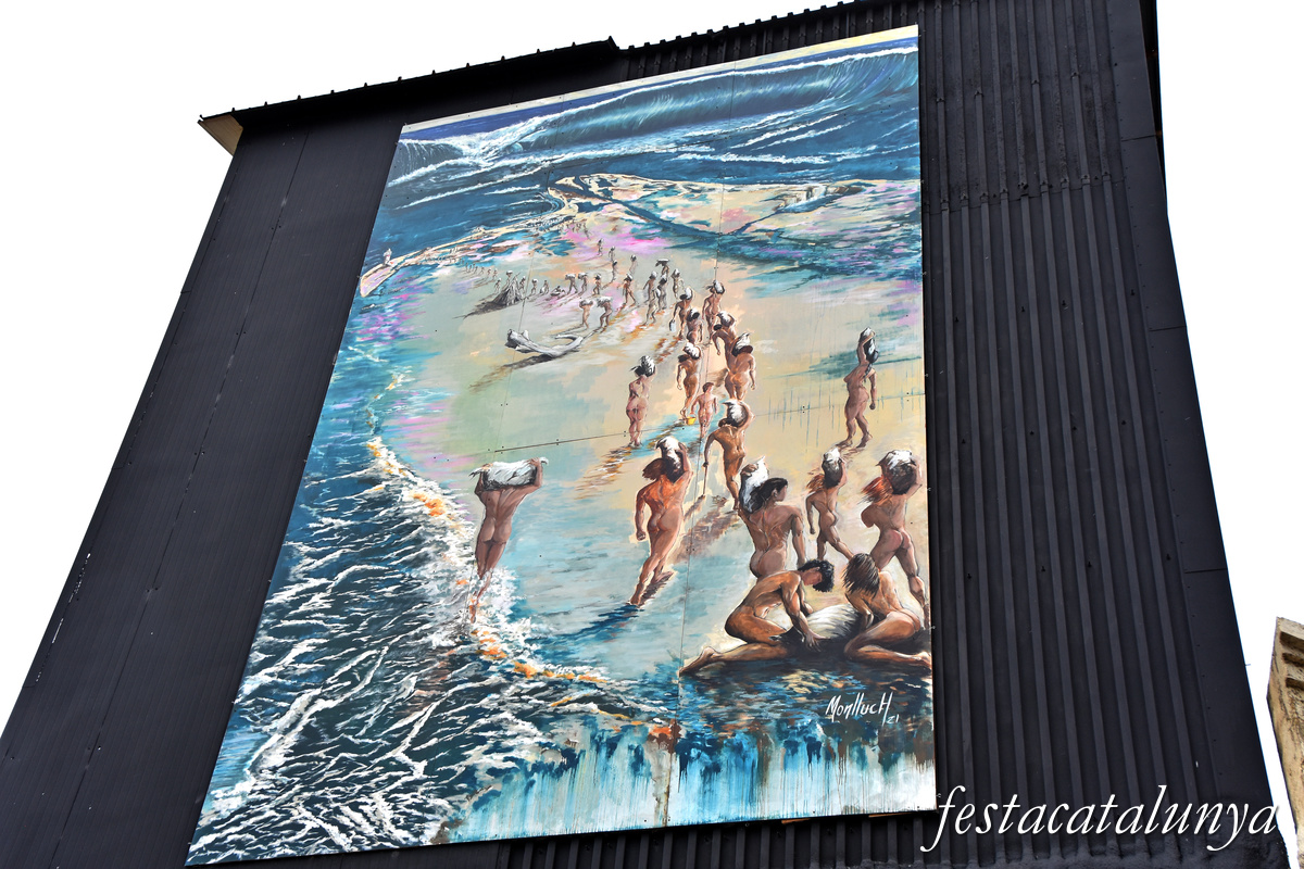 Deltebre - Plaça de les Dones - Mural L'Aigua al coll 