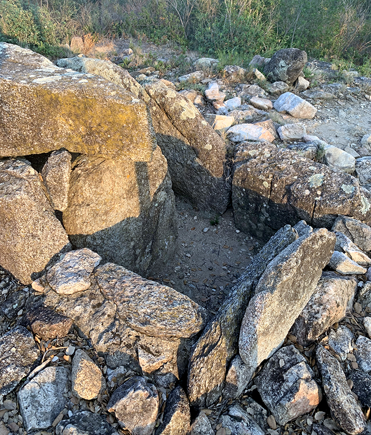 5. Dolmen dels Estanys I de la Jonquera ***