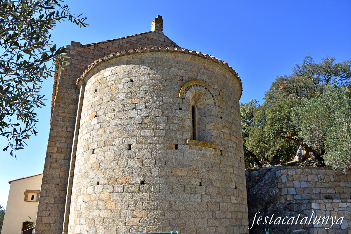 La Jonquera - Ermita de Santa Llúcia, antiga parròquia de Sant Miquel de Solans